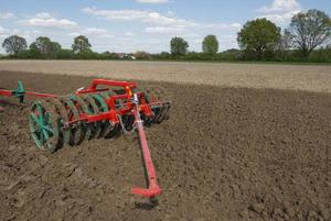 Single Trailed Soil Packer 