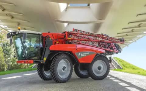 SELF PROPELLED SPRAYERS