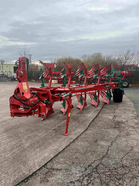 Kverneland - 3300 S Stepwise Plough