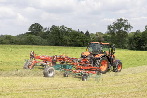 Andaineur double rotor andainage central 9580C
