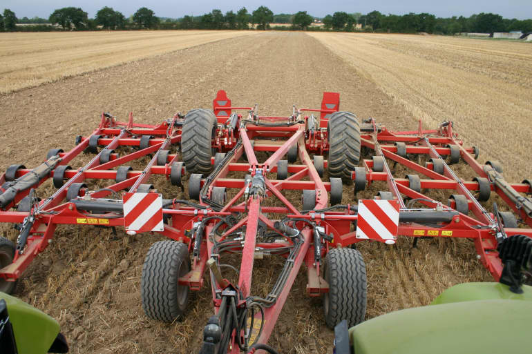 Stubble Cultivators - Kverneland Turbo powerful and efficient in use during operation