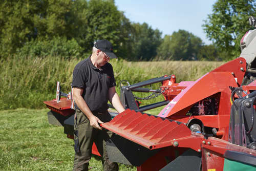 Spreading and Swathing