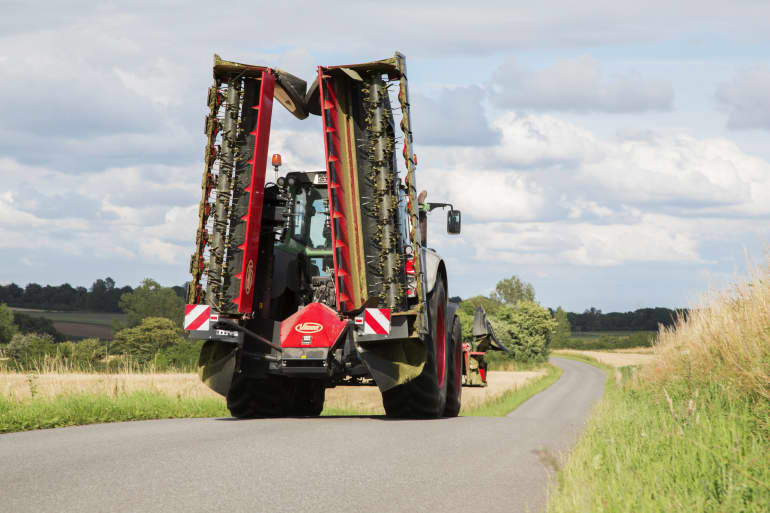 Mower Conditioners - VICON EXTRA 7100T VARIO - 7100R VARIO - EFFICIENT BUTTERFLY MOWER COMBINATION, outstanding performance with new QuattroLink suspension