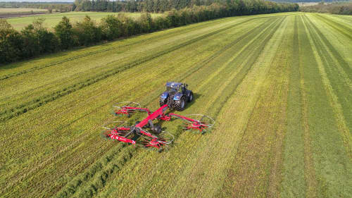 Four Rotor Rakes - Kverneland 95130C Pro, simple electric control and high performance on field
