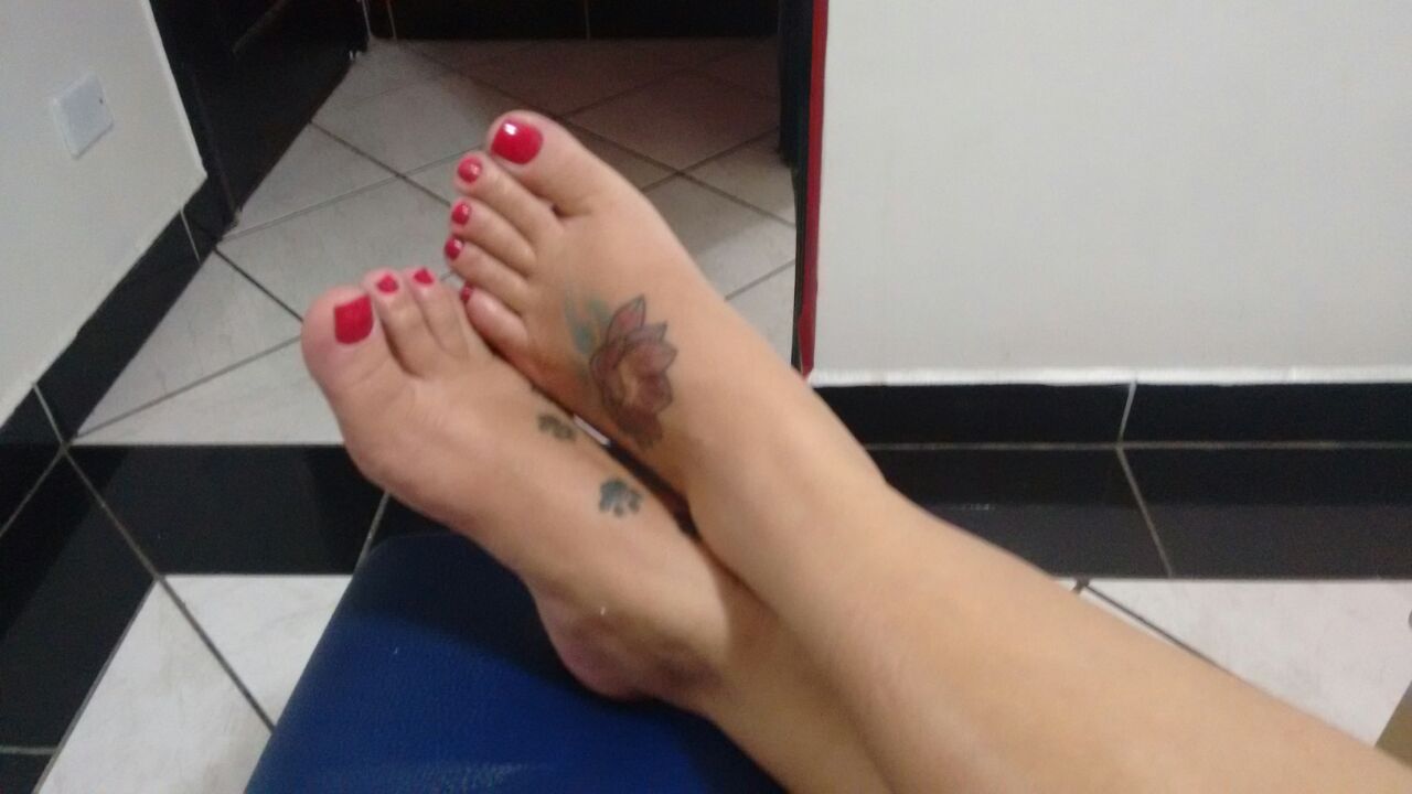 Tania romildo%40hotmail.com