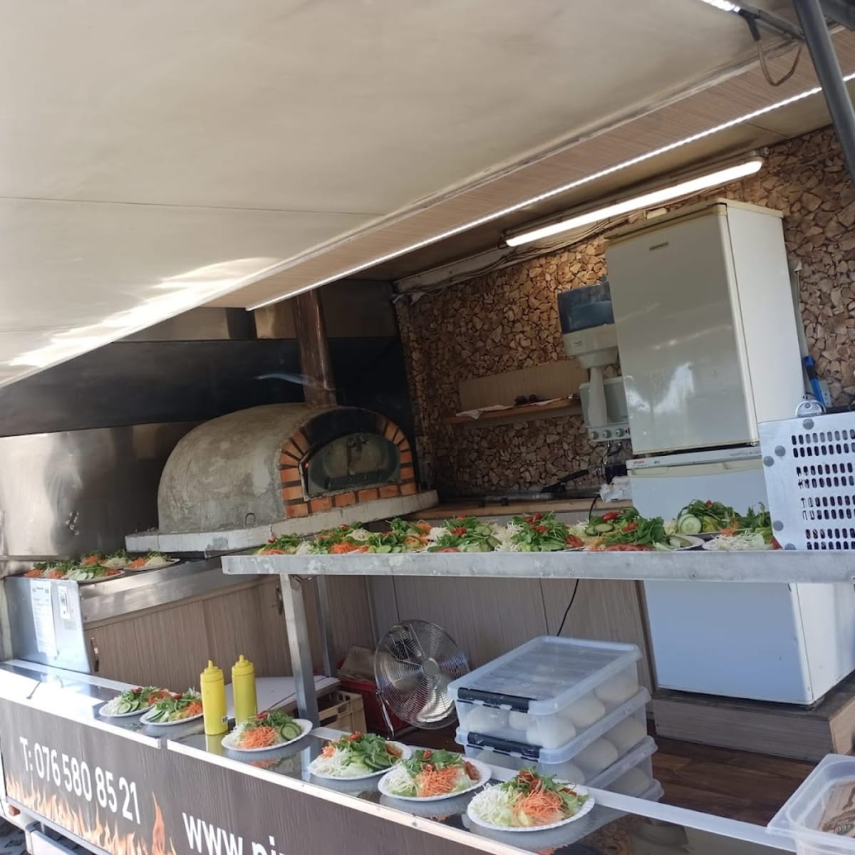 Pizza Piccolo - Food Trucks in 41b, Hegistrasse, Grüze, Oberwinterthur, Winterthour, Bezirk Winterthur, Zurich, 8404, Suisse