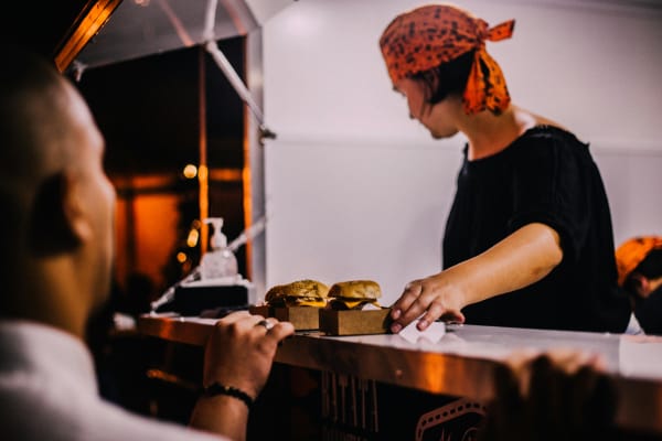 Le guide pratique pour organiser un événement en extérieur avec un food truck