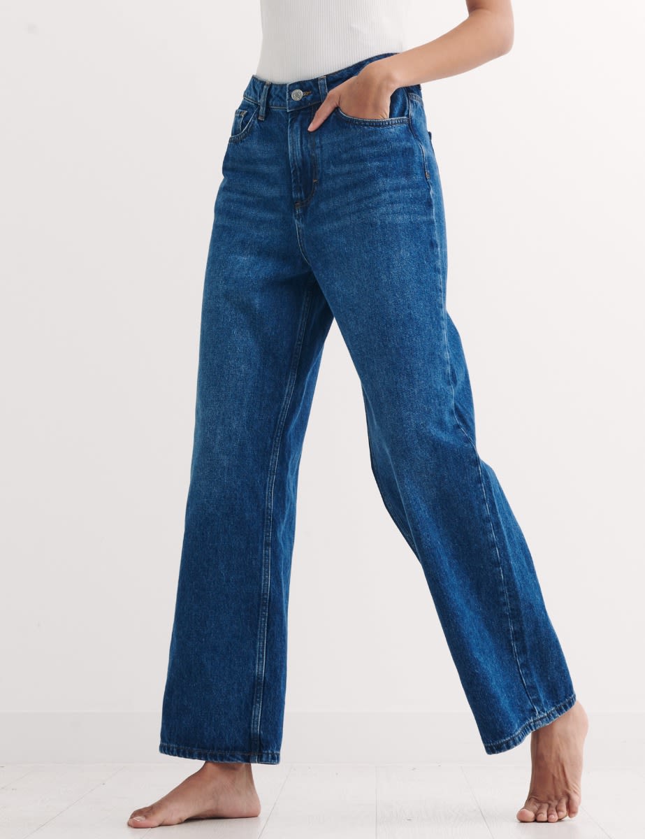 High-waisted wide leg jeans