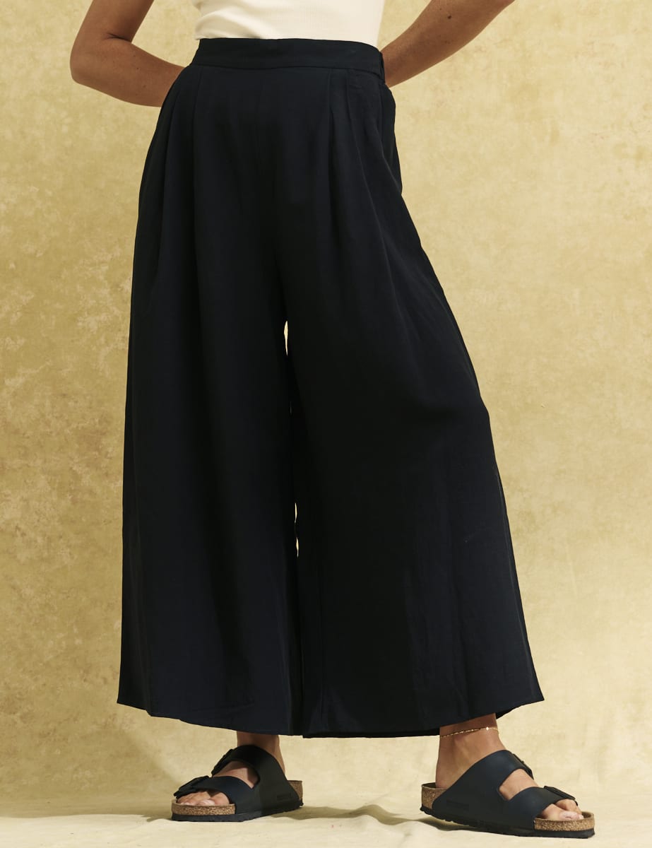 Black Linen-blend Zeena Trouser | Nobody's Child