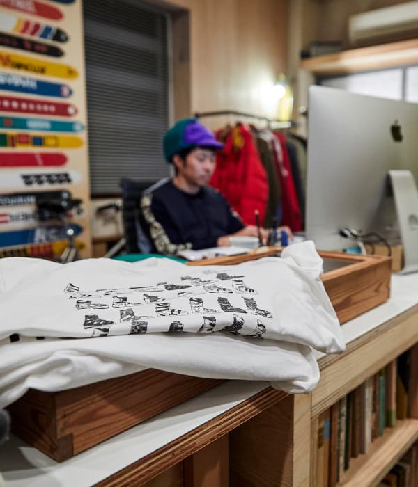 Product image of /29 powder skier co-lab T-shirt (M)