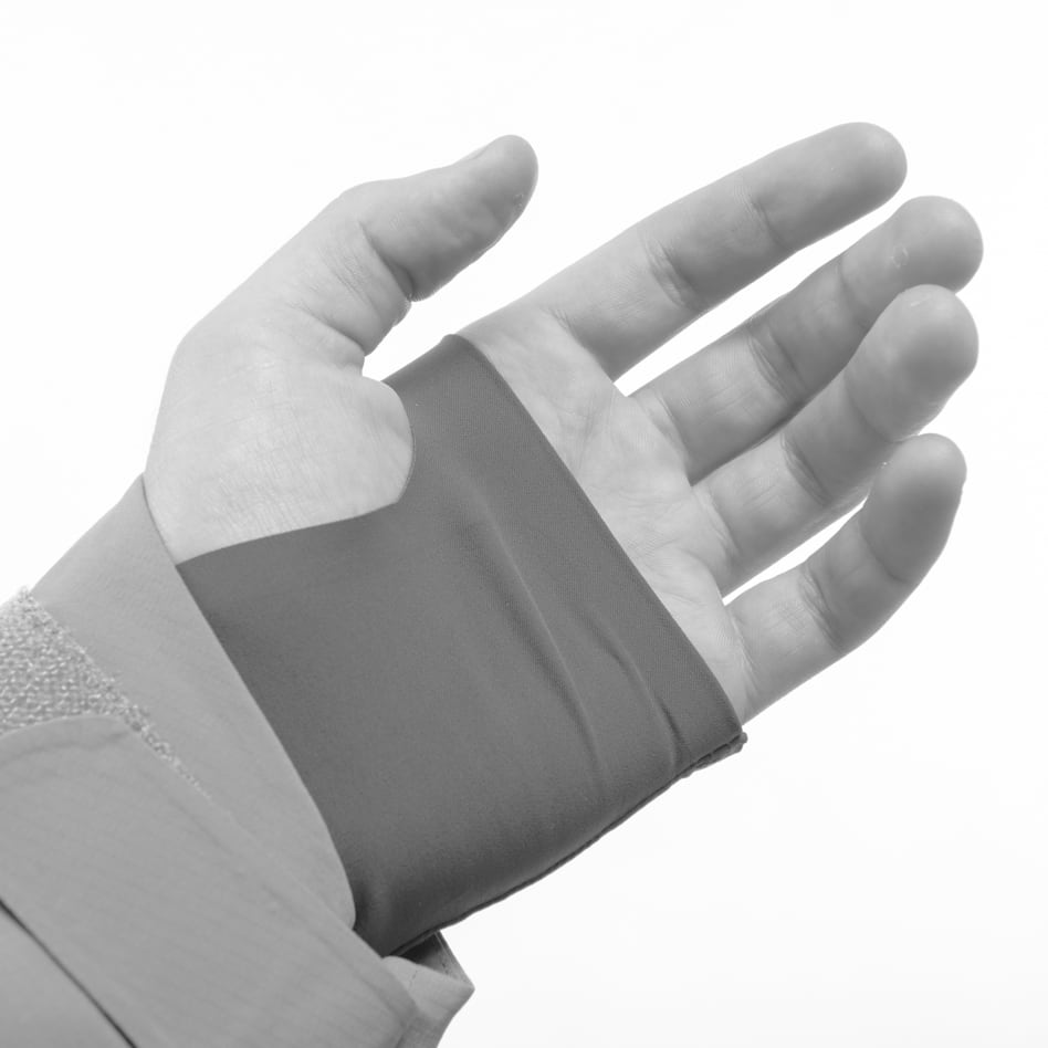 Technical details Laminated stretch woven hand gaiter™