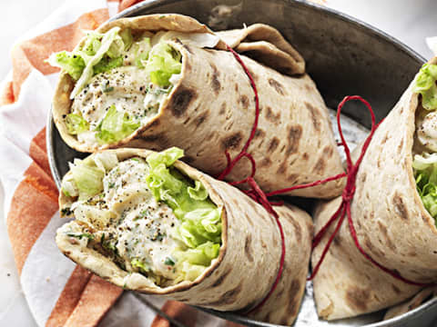   Wrap med krämig laxröra och potatis