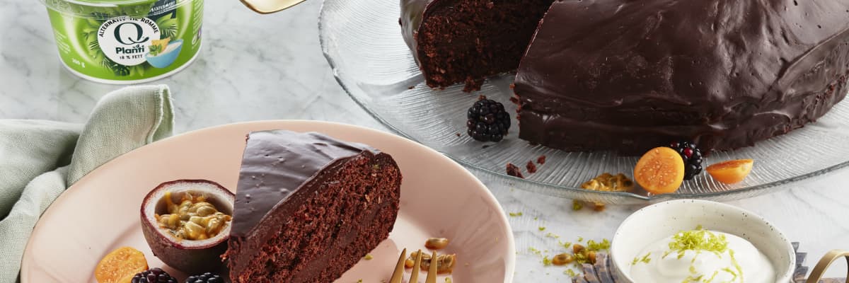 Vegansk sjokoladekake blir ekstra saftig med Q Planti alternativ til rømme