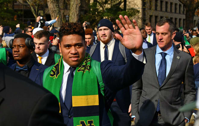 Notre Dame senior defensive tackle Myron Tagovailoa-Amosa