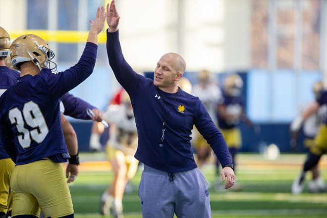 Notre Dame defensive coordinator and linebackers coach Clark Lea at practice