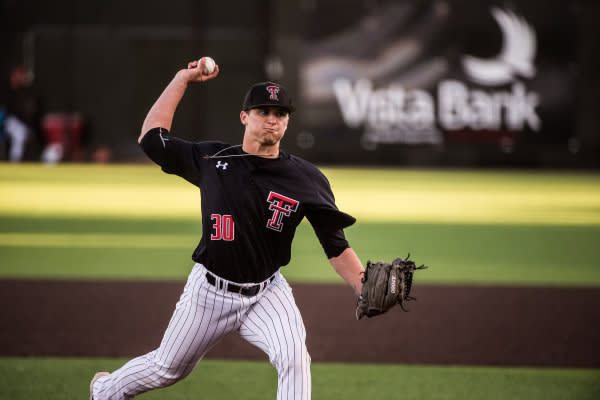 SC again struggles late, falls to No. 14 Texas Tech