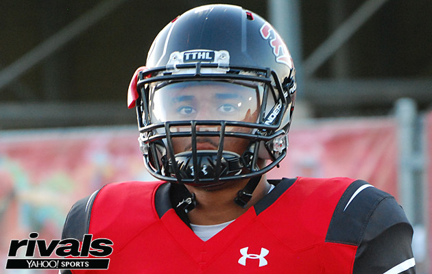 Cedar Hill (TX) QB Avery Davis committed to Notre Dame last month.