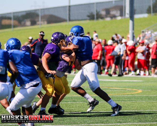 2017 Omaha North DE Shauntez Matthews