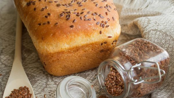 bread with flax seeds