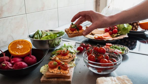 fresh veggies and toast