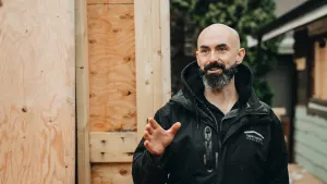 Too broke for Quiznos 🤦‍♂️ Award-winning builder shares painful lessons