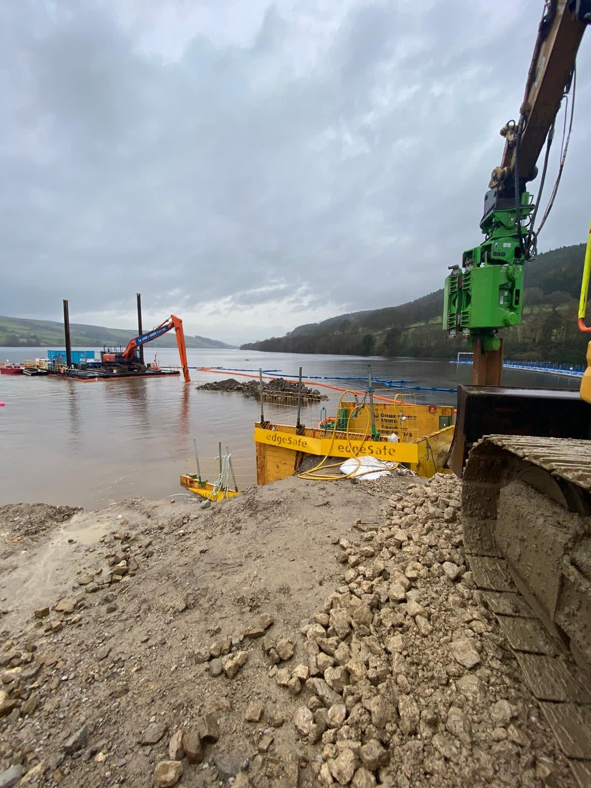 Piletec’s vibrating hammer solves pile-pulling conundrum