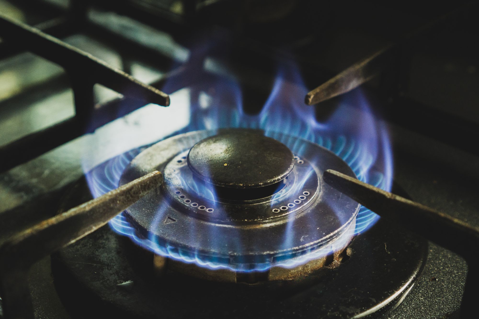 Do Induction Stoves Actually Use Less Energy? - Wildgrid Home