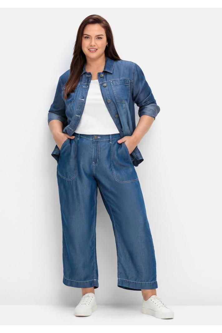 Weite Jeans für Damen gibt\'s online bei Wundercurves! | Straight-Fit Jeans