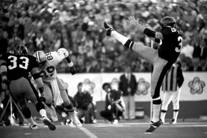 The oldest players to appear on Super Bowl rosters - NewsOpener Bobby Walden, Age 37: Super Bowl X