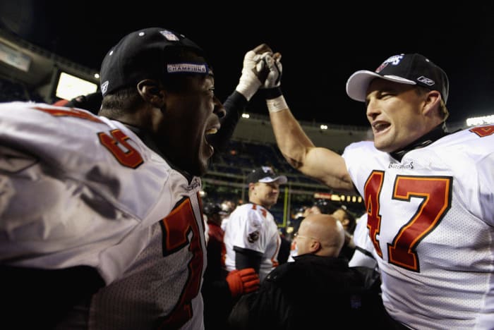 The oldest players to appear on Super Bowl rosters - NewsOpener Lomas Brown, Age 39: Super Bowl XXXVII